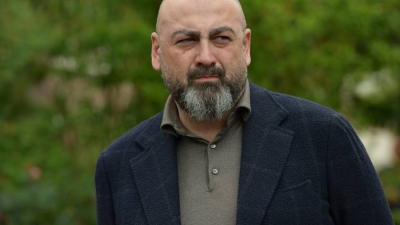 И.о. министра туризма Абхазии Теймураз Хишба принял участие в Церемонии возложения цветов к могиле абхазского ученого и политического деятеля Юрия Воронова