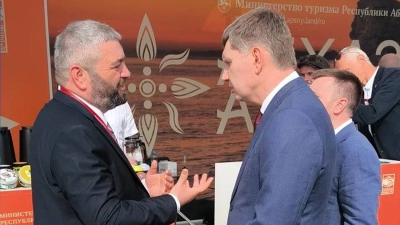 Стенд Республики Абхазия на международном форуме &quot;Путешествуй&quot; посетил министр экономического развития РФ Максим Решетников