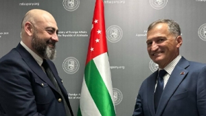 И.о. министра туризма Абхазии Теймураз Хишба встретился с советником Президента ПМР Павлом Прокудиным
